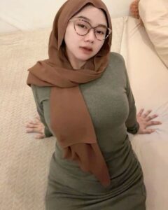 NGENTOD CEWEK CANTIK BERHIJAB