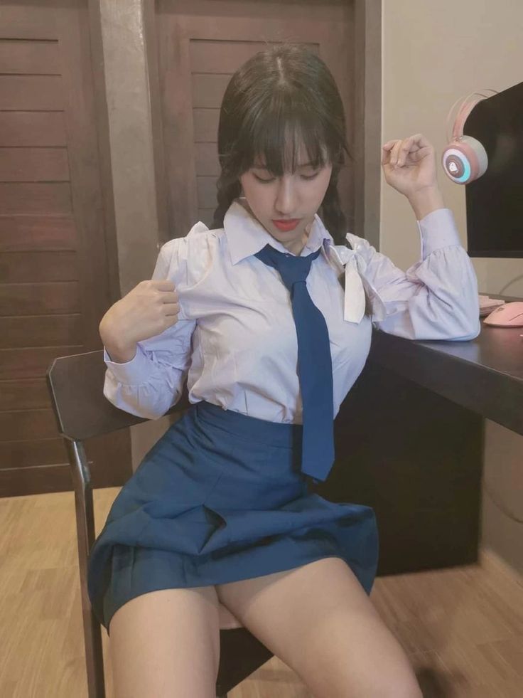 Pengalaman Pertama Ngewe Di Sekolah