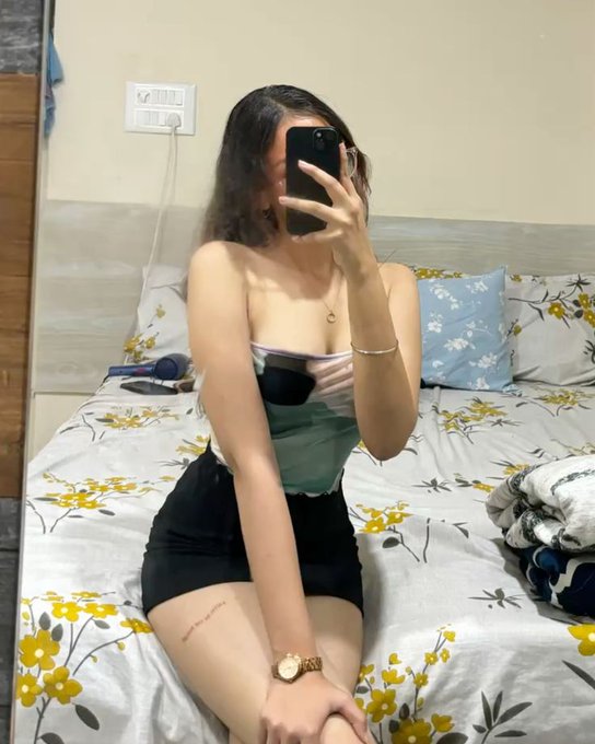 Berhubungan Di Tempat Kos Kosanku