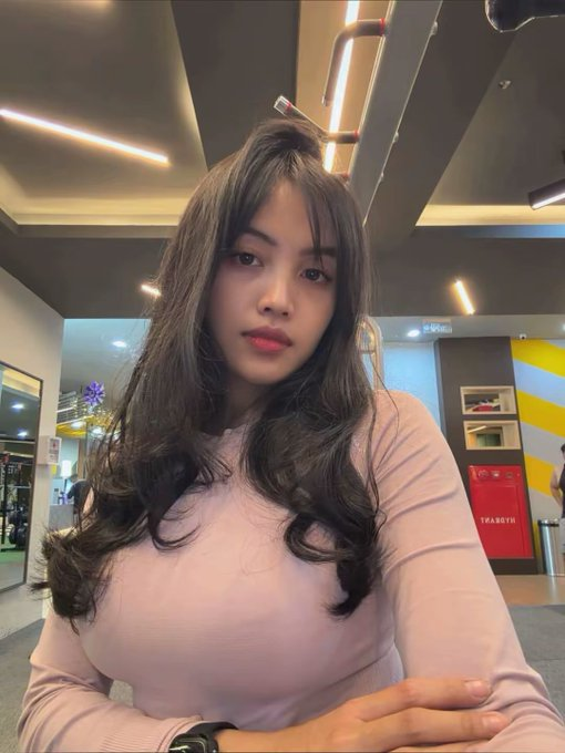 Mahasiswi Berhubungan Dengan Teman